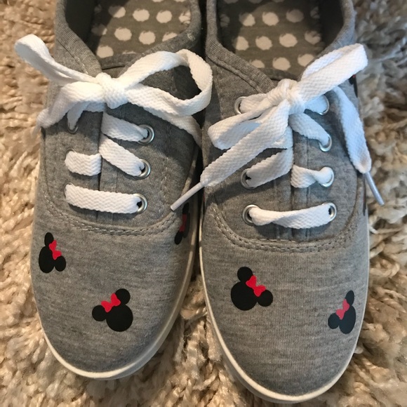 Minnie Mouse Shoes - Picture 2 of 3